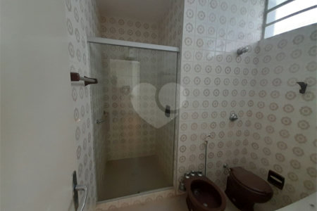 Casa Disponível para Venda ou Locação na Vila Nery – Ideal para Residência ou Comércio