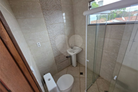 Casa térrea à venda no Douradinho com 2 quartos e edícula com mais dois quartos e 2 banheiros.