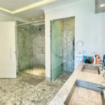 Casa à venda em Tamboré, toda reformada e decorada por arquitetos renomados