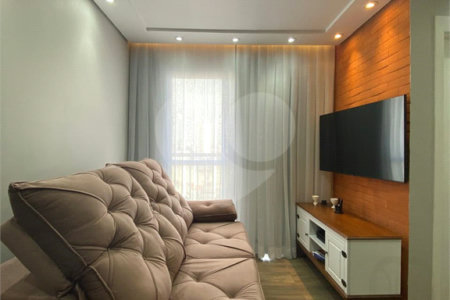 EXCELENTE APARTAMENTO Localizado no bairro do Bom Retiro próximo à Avenida Santos Dumont, com acesso