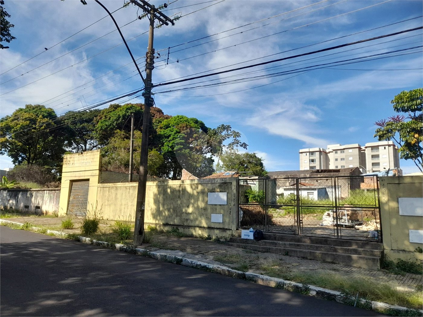 Terreno Comercial à Venda na Av. Teixeira de Barros – Rua Larga