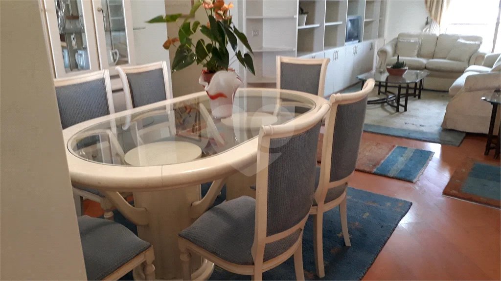 Apartamento à venda mobiliado nos Jardins — 126 m²