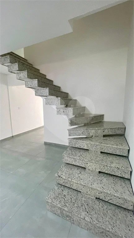 Sobrado com 3 andares, 350 m², 6 quartos, 2 suítes e 5 vagas para locação no Jardim Anália Franco!