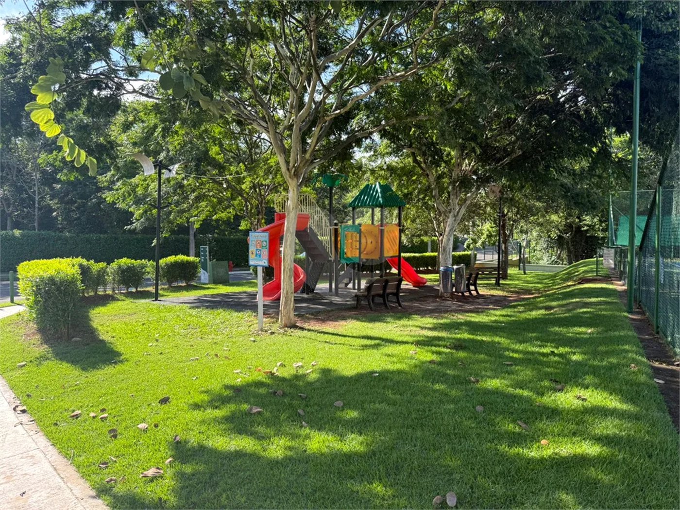 Terreno a venda no condomínio Villa DAquila, Santa Rosa, Piracicaba.