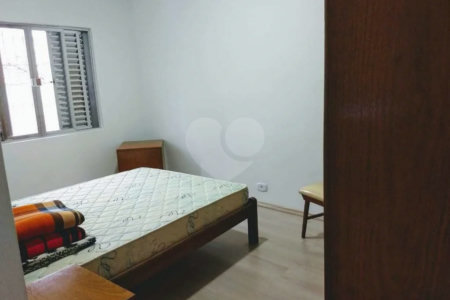 CASA TÉRREA À VENDA NA MOOCA - COM PORTEIRA FECHADA.
