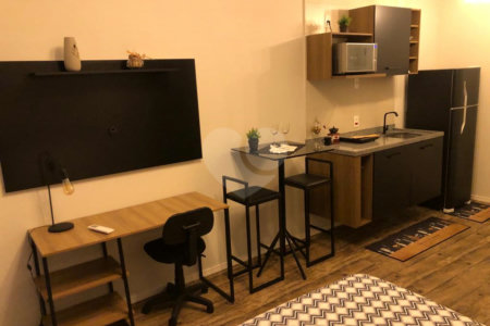 Prédio novinho! Apartamento mobiliado! Em frente ao Metrô!