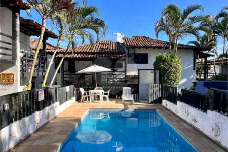 Casa à venda com 2 quartos, sendo 1 suíte, em Geribá, Armação dos Búzios, RJ