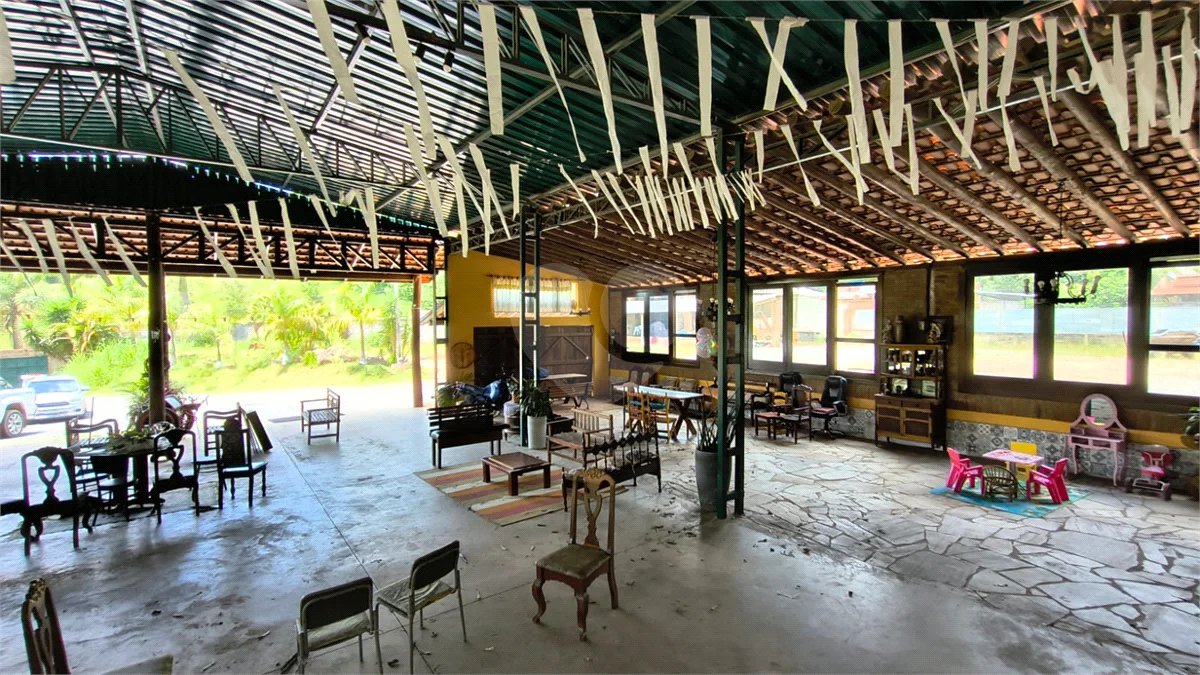 Locação de barracões para Armazenamento" área total de 6000mts - Bairro Abadia - Louveira SP