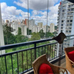 Apartamento luxuoso com 130m2, 3 suítes, 4 vagas.