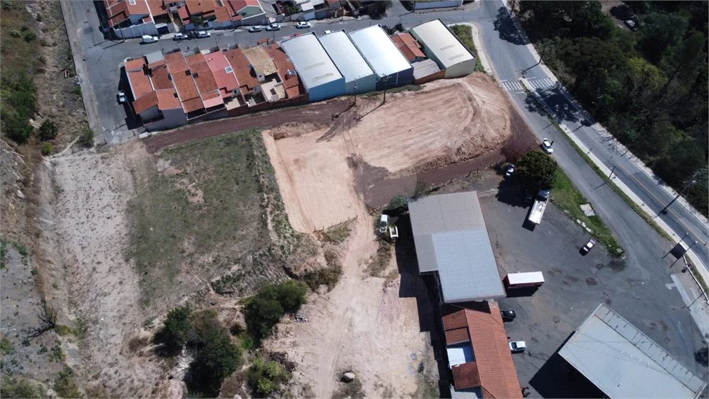 Terreno Amplo com 6.265m² e Acesso por Dois Níveis – Ótima Localização!