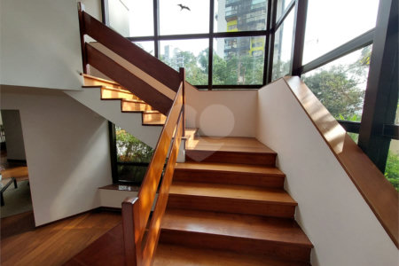 Apartamento á venda 3 dormitórios Vila Andrade, São Paulo - SP