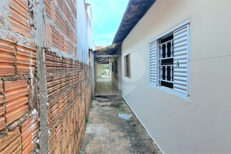 Casa ampla em bairro tranquilo – excelente oportunidade para morar ou investir!
