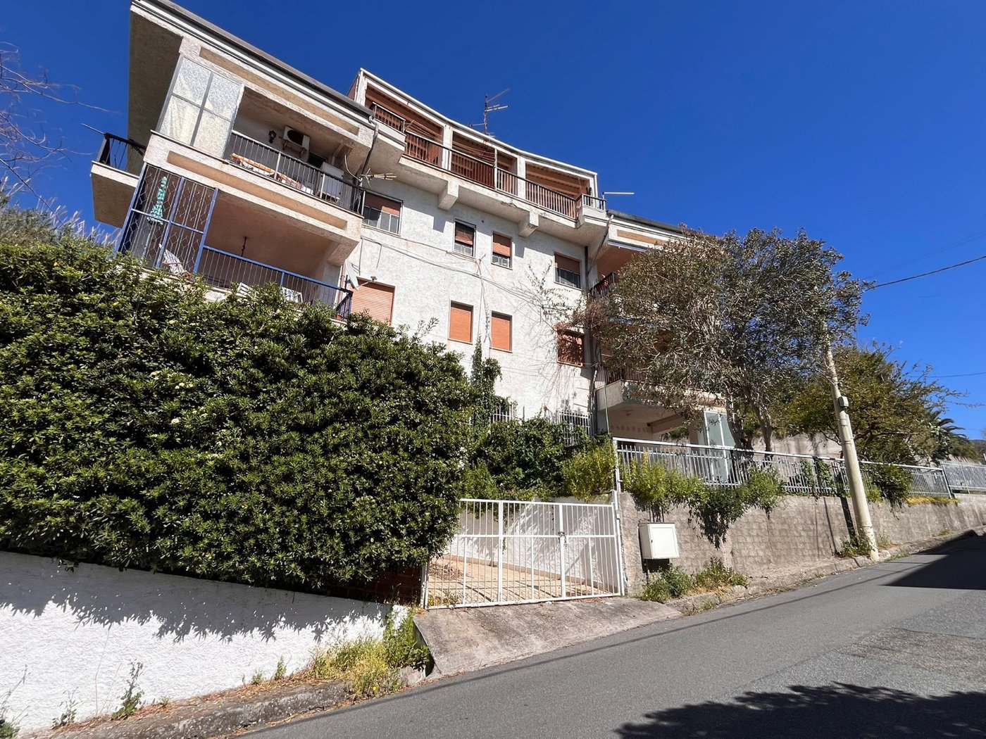 Apartamento à venda com 2 quartos em San Lucido, CS