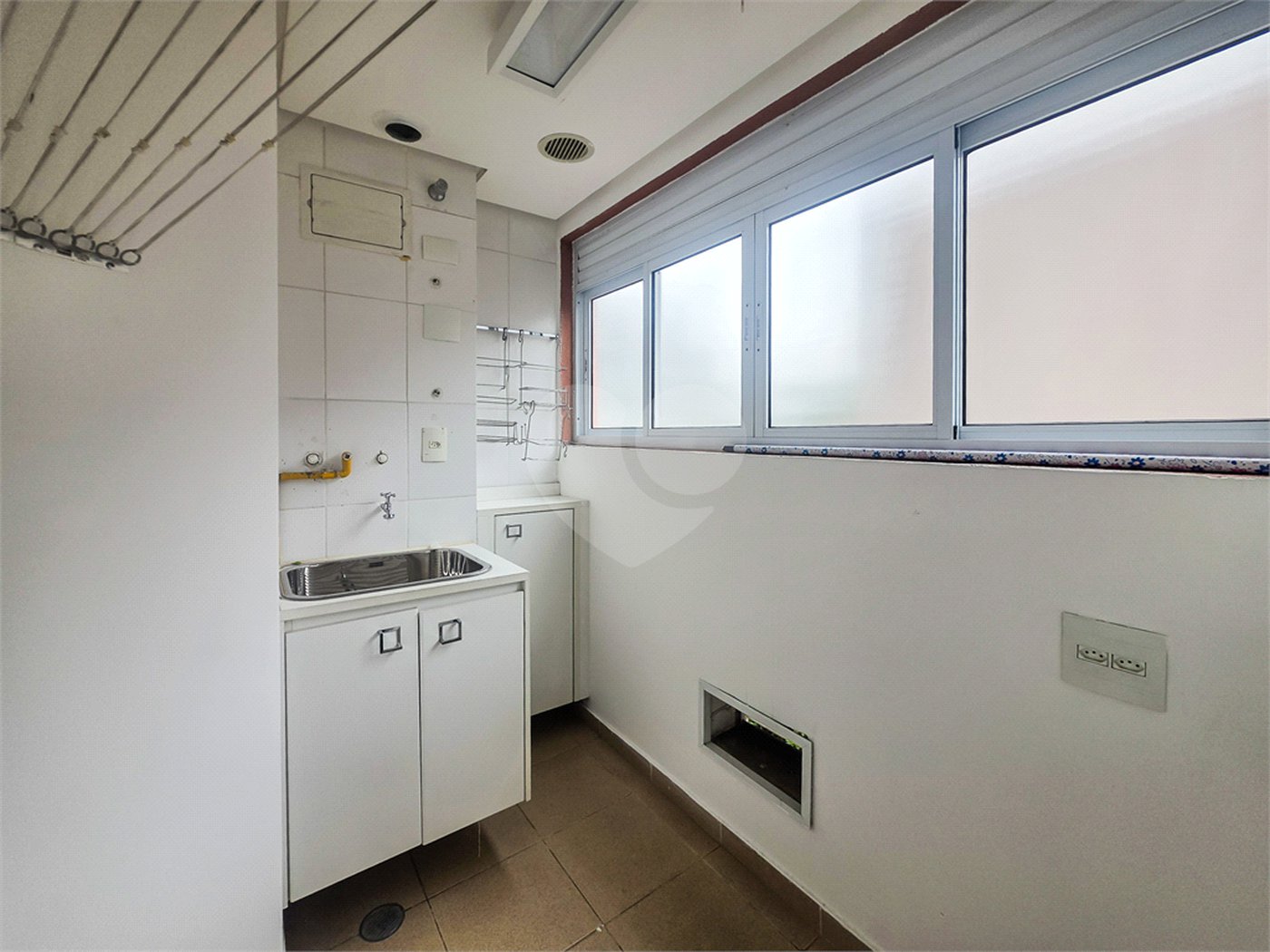 Apartamento - Ipiranga - 2 Quartos / Dormitórios - 1 Vaga - Venda / Compra