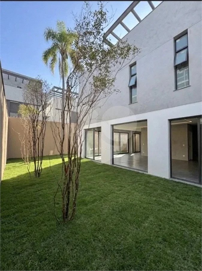Casa em Condomínio 605M2, colado ao Clube Paineiras