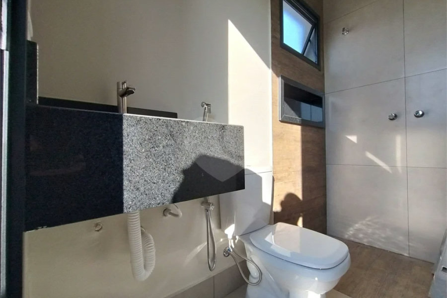 Casa em Condomínio à Venda em Piracicaba/SP.