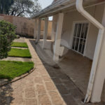 Indaiatuba- Recreio Internacional Viracopos - Terreno com 1000 ms - construido 200 ms - Sobrado com 3 dorms, 1 suite, Ar condicionado nos quartos e sala, cozinha com armários, cooktop, ampla varanda - Quiosque com churrasqueira e piscina , playground, garagem, deposito - R$ 1.500.000,00 - não ace