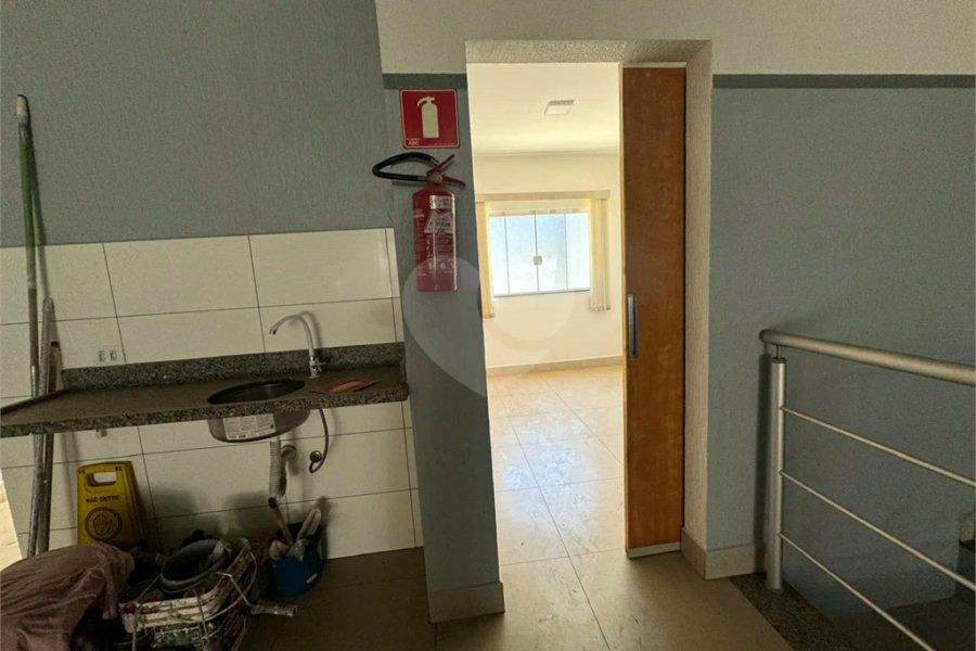 Salão Comercial para locação no Vila Industrial.