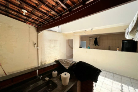 Sobrado com 3 dormitórios , sendo 1 suíte à venda no bairro Jardim Marek , Santo André