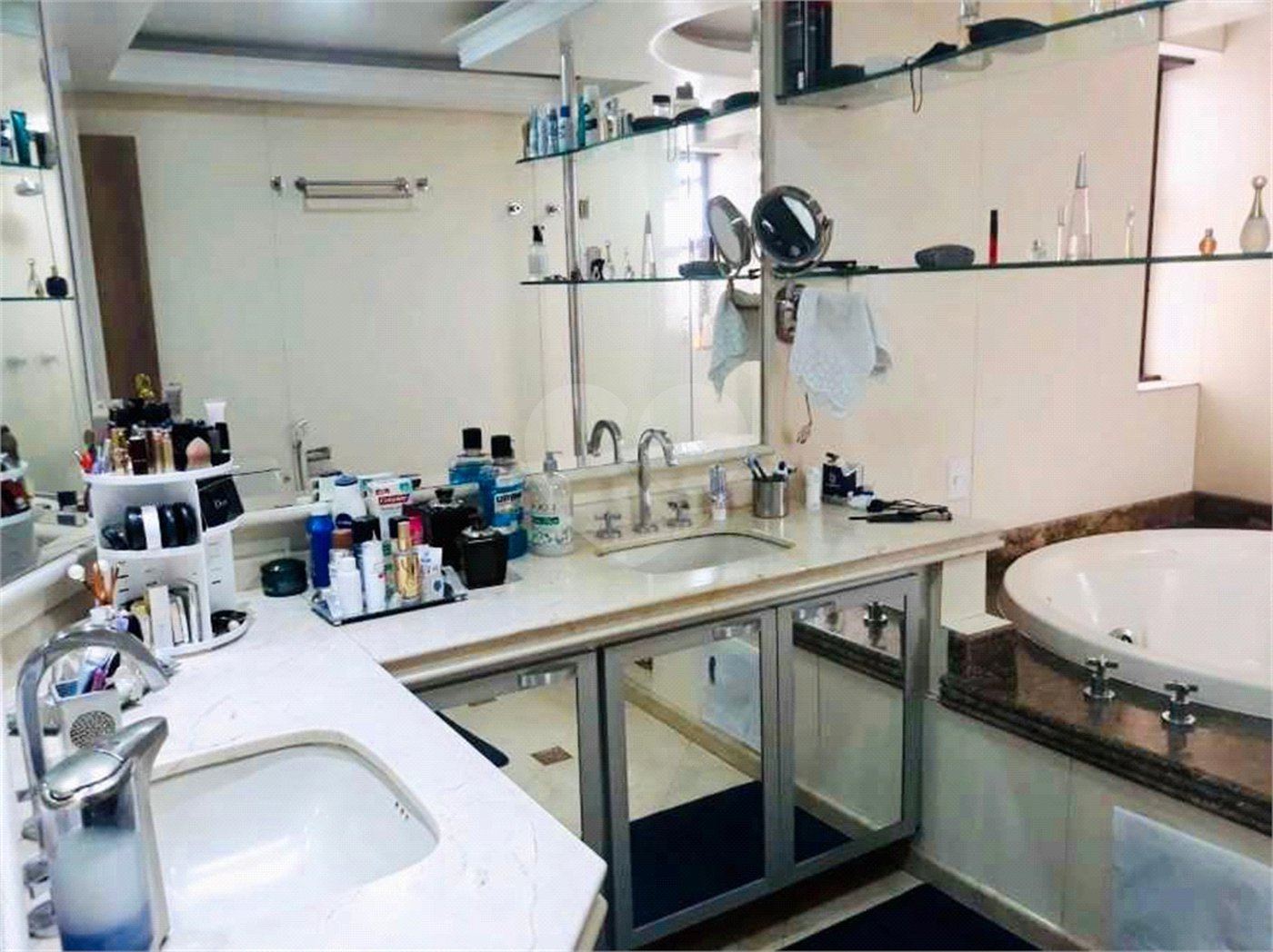 Apartamento à venda na Saúde de 500m² com 5 dormitórios, 4 suítes e 5 vagas