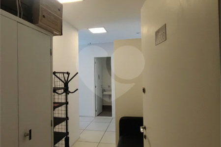 Excelente conjunto comercial para locação com 38 m², 2 salas com varanda e 1 vaga no Ipiranga!