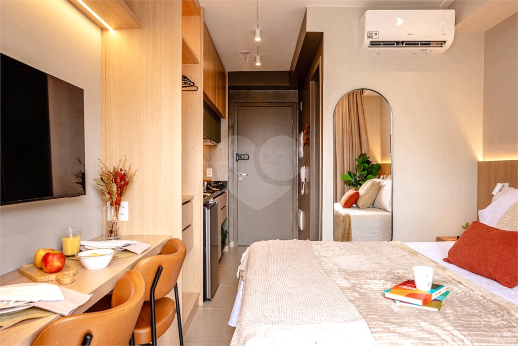 Studio à venda – 20 m² | Mobiliado | Bela Vista | Andar alto com varanda