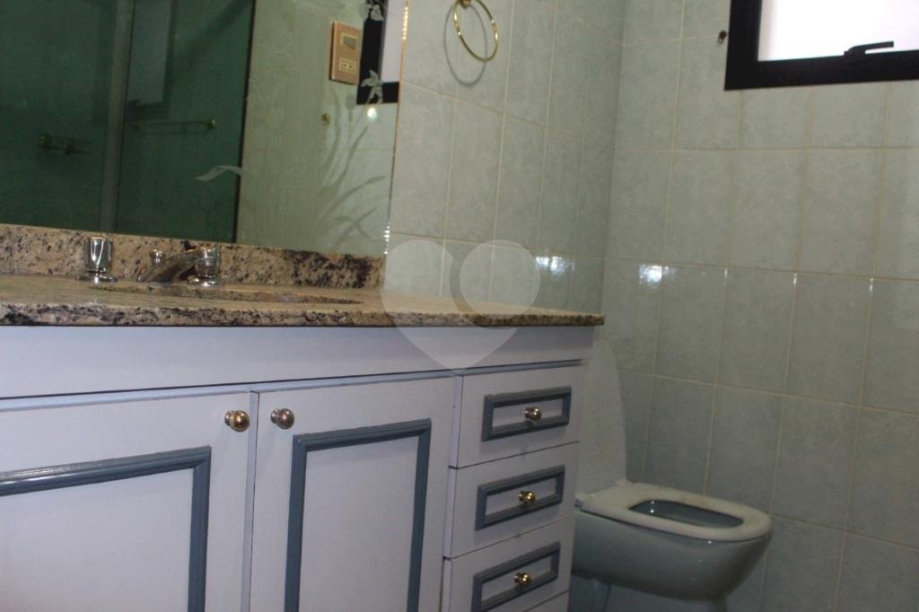 Água Fria. 3 suítes. Armários planejados. Permuta. Copa e cozinha. Dependência de empregada
