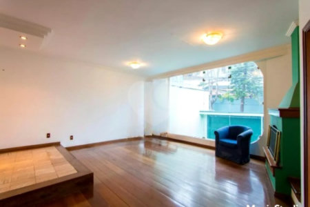 Casa com 360m² , 3 dormitórios , sendo 1 suíte , 4 vagas , disponível para venda ou locação , no centro de Santo André.