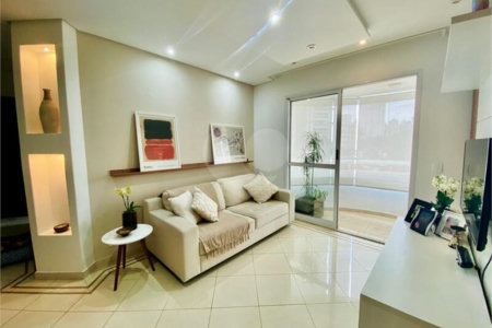 Apartamento de 03 dormitórios sendo 1 suíte e 02 vagas de garagem.