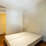 Apartamento para venda em Moema com 2 quartos, sendo 2 suítes, 70m²