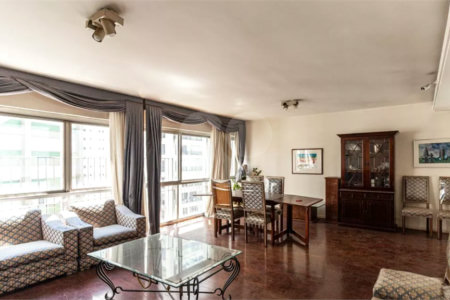 Este elegante apartamento em Higienópolis oferece 224m² de área muito bem distribuída, perfeito para quem valoriza conforto