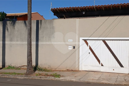 Casa á venda no Jardim Santa Felícia