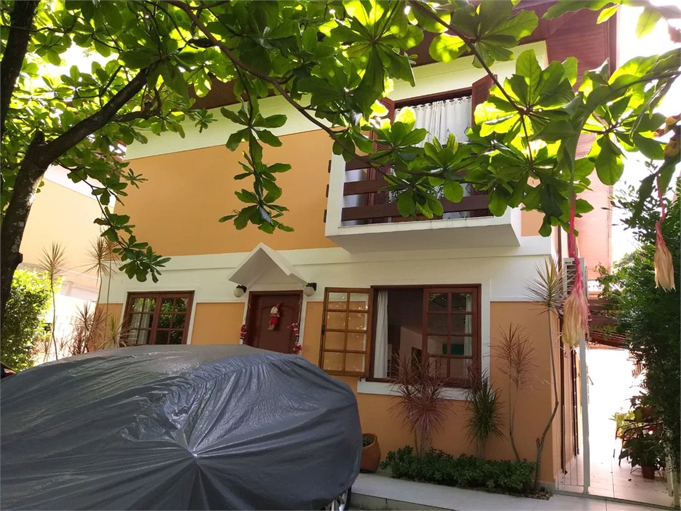 Casa à venda com 4 quartos, sendo 2 suítes, no condomínio Vila Panamericana, São Paulo - SP