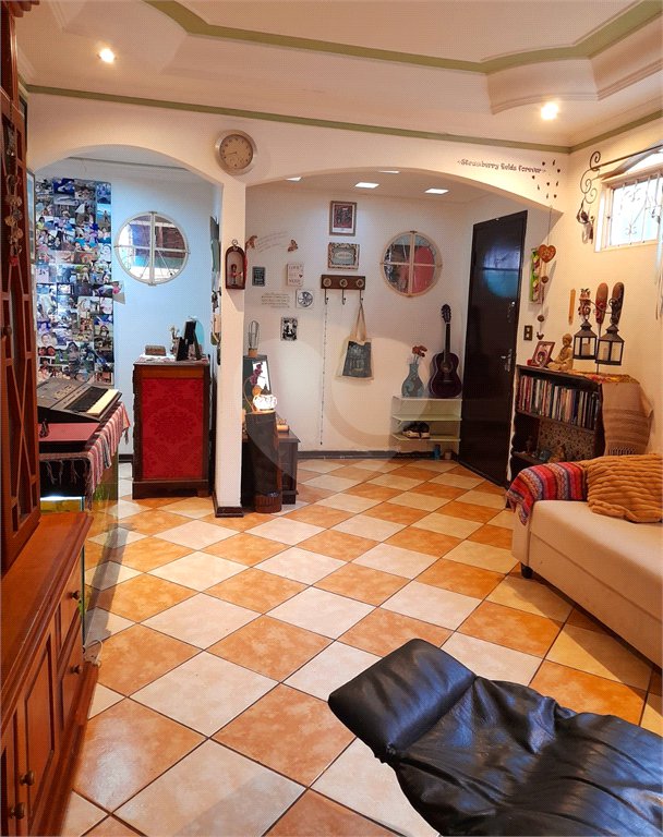 Casa com 4 dormitórios sendo 1 suíte a venda no bairro Samambaia