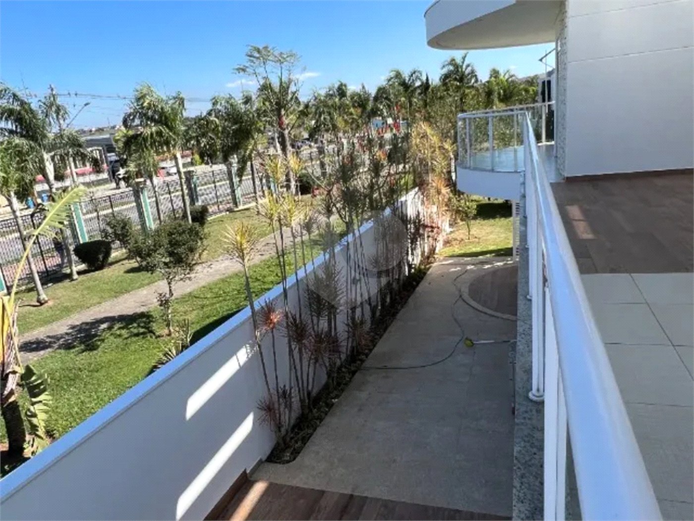 CASA A VENDA, CONDOMINIO FECHADO JARDIM DO GOLDE 3, 4 SUÍTES E 3 VAGAS DE GARAGEM, SJC/SP