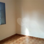 Casa térrea e espaçosa no centro da cidade por apenas R$370.000,00!!! Vamos agendar uma visita?
