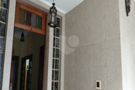 Casa com dois pavimentos na Barra Funda: