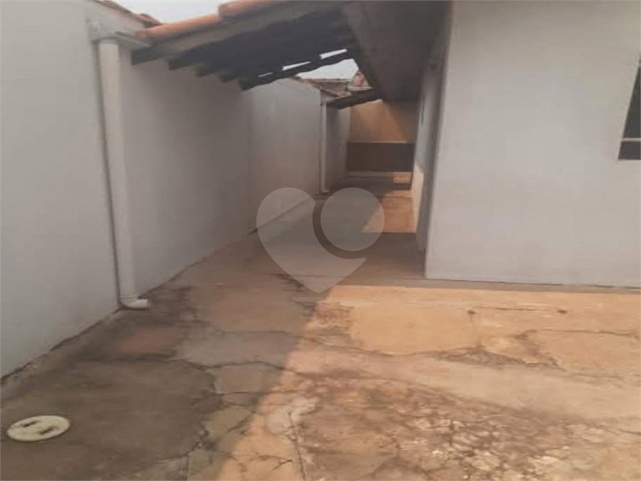 CASA À VENDA – BAIRRO SANTA FELÍCIA