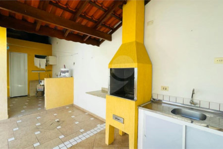 CASA A VENDA NA CIDADE SALVADOR COM 150M², 2 DORMITÓRIOS, 1 BANHEIRO, 2 VAGAS, JACAREI/SP.