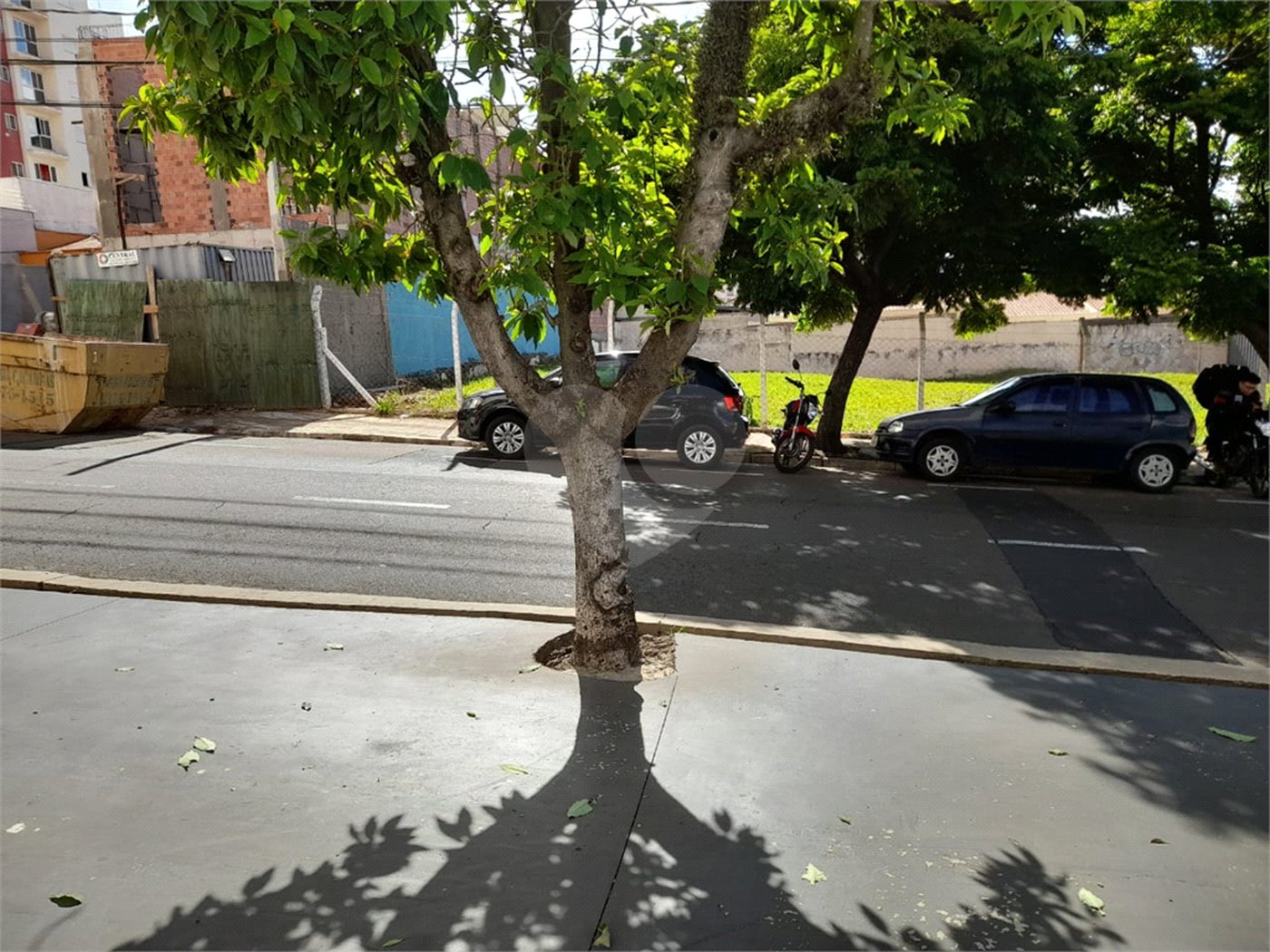 Imóvel Comercial na Rua Episcopal – Localização Estratégica em São Carlos
