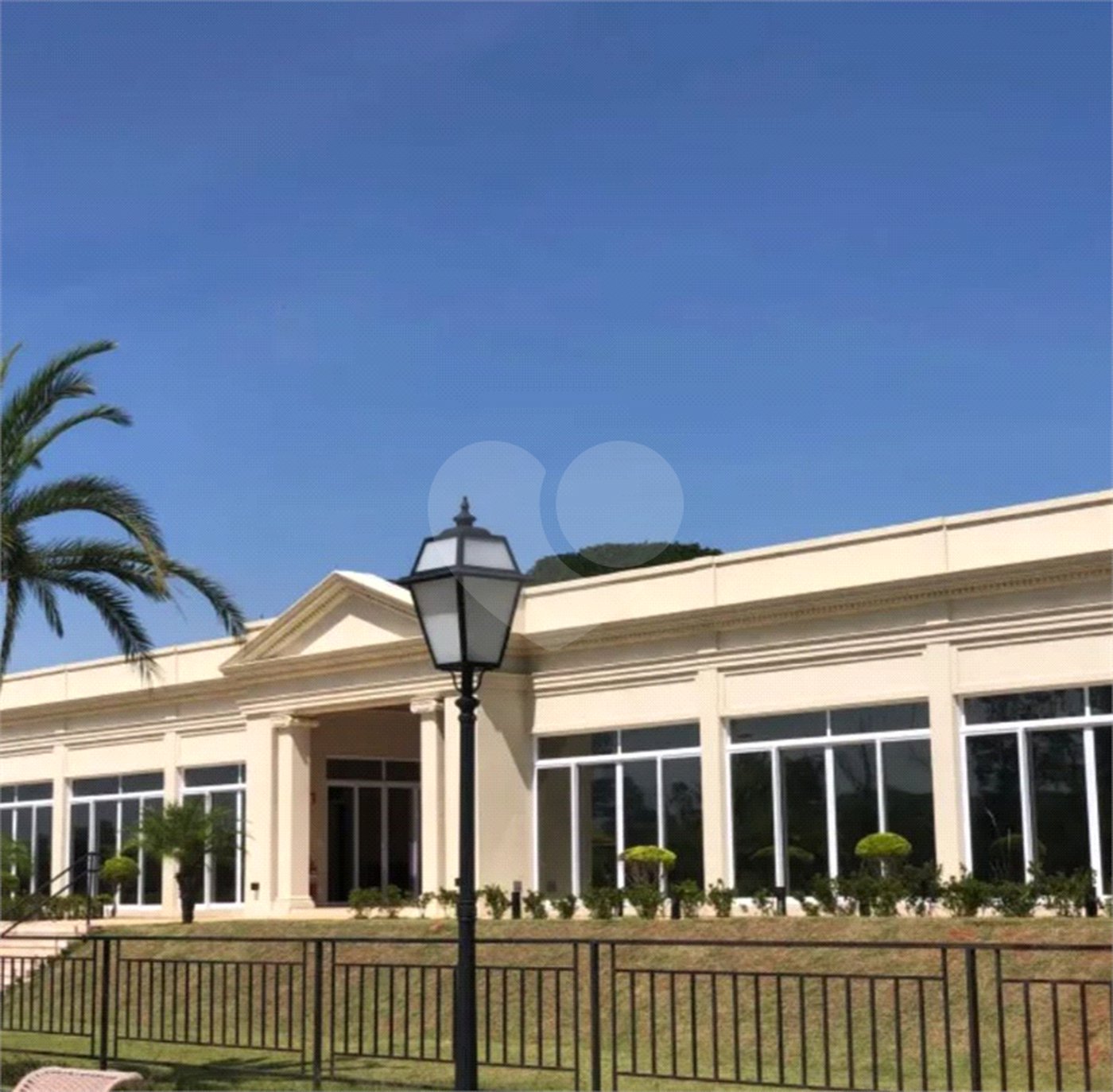 Indaiatuba - Villa dos Pinheiros - terreno com 680,37 ms - R$ 1.490.000,00 - condominio - R$ 1.450,00 - iptu - R4 520,00 - Com segurança inteligente, fiação e internet por fibra ótica subterrâneas, gás encanado e uma exuberante área verde preservada com nascentes naturais, Salão de festas, lounge