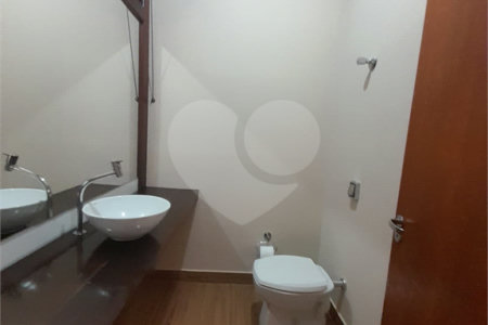 Casa de Alto Padrão à Venda e Locação no Parque Santa Mônica - São Carlos