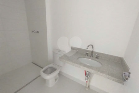 Apartamento novo com 129m² na Mooca com 2 suítes e 2 vagas.
