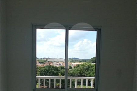 Apartamento no Condomínio Flor de Liz.