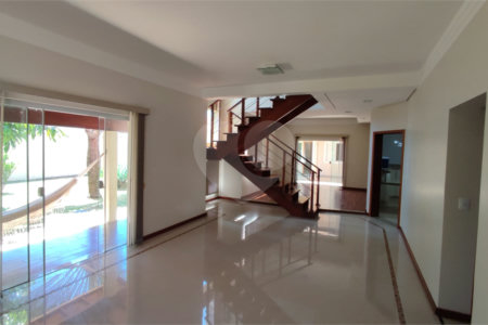 Casa à Venda de 5 dormitórios em São Carlos, no Residencial Eldorado