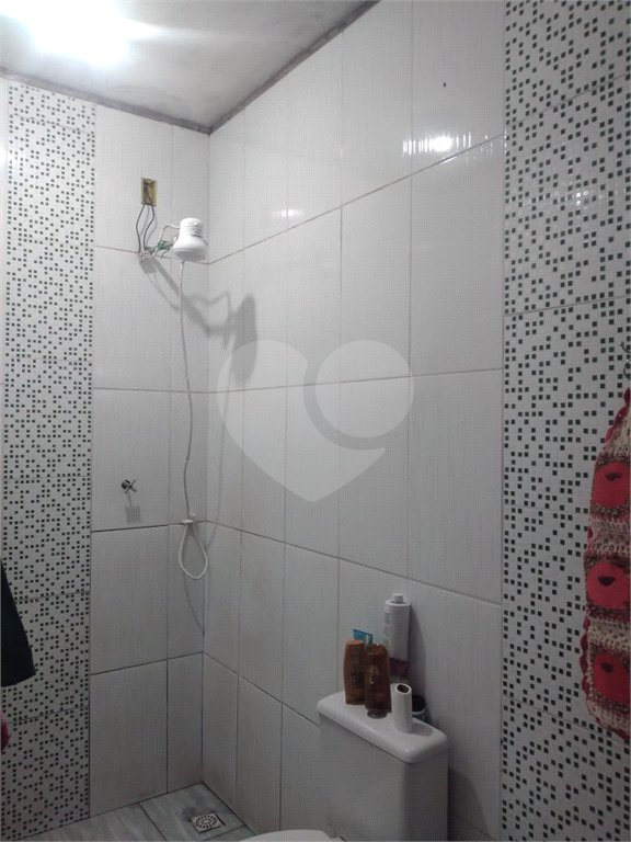 Sobrado 3 quartos e área comercial em baixo.