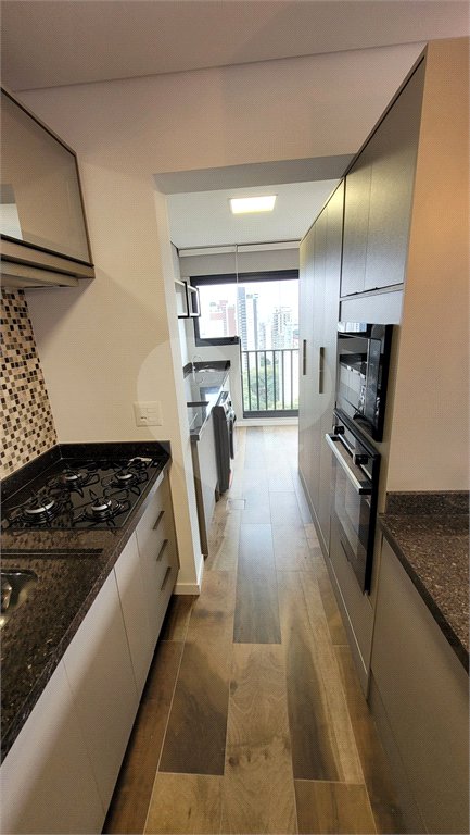 Apartamento de 2 quartos mobiliado à venda no Paraíso