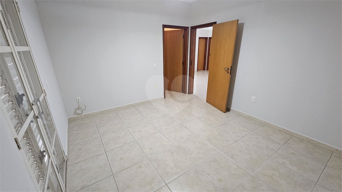 Casa Locação e Venda Condomínio Portal de Itaici 04 Dormitórios 02 suítes