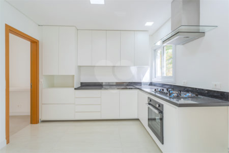 Casa à venda com 4 suítes no condomínio Villagio Quadrifolio, São Paulo - SP