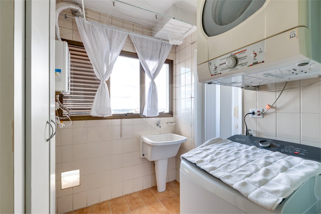 Apartamento à venda ou para alugar com 3 quartos, sendo 1 suíte,  em Alto da Boa Vista, São Paulo, SP